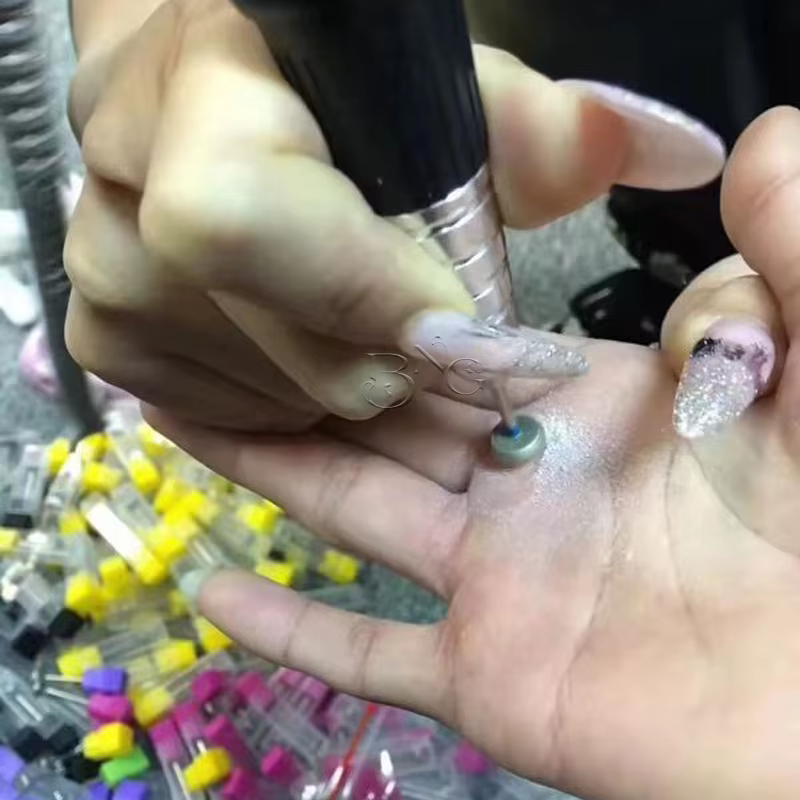 Foret à ongles en diamant, fraise rotative, pointes de nettoyage des cuticules, appareil pour manucu