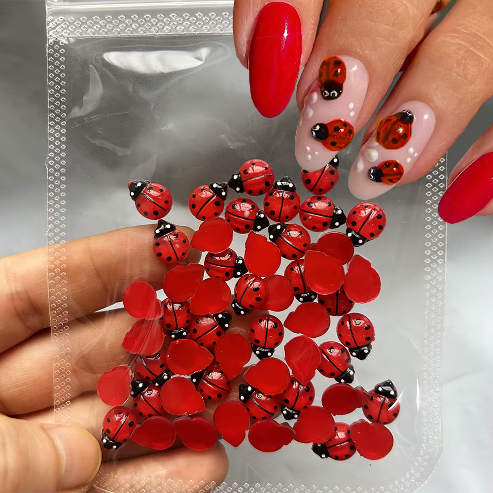 50 pièces mignon insecte coccinelle ongles breloques 3D résine coccinelles Nail Art strass 8*10mm ét