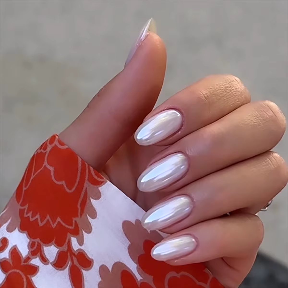 Perlé nu brillant Nail Art mode couleur unie amande faux ongles détachable fini faux ongles presse s