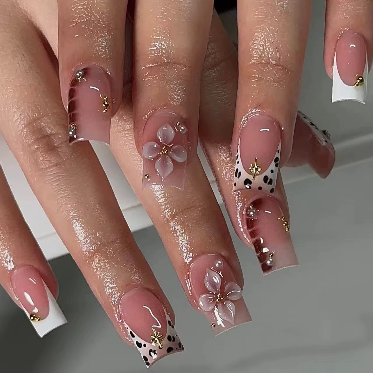 Faux ongles carrés moyens 3D pour femmes et filles, design léopard, fleur, nœud papillon, cadre fran