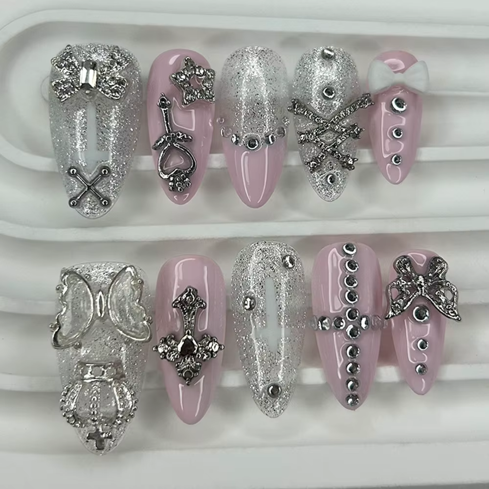 Y2K mignon Gyaru français amande presse à la main sur les ongles 3D papillon étoile croix diamant fa