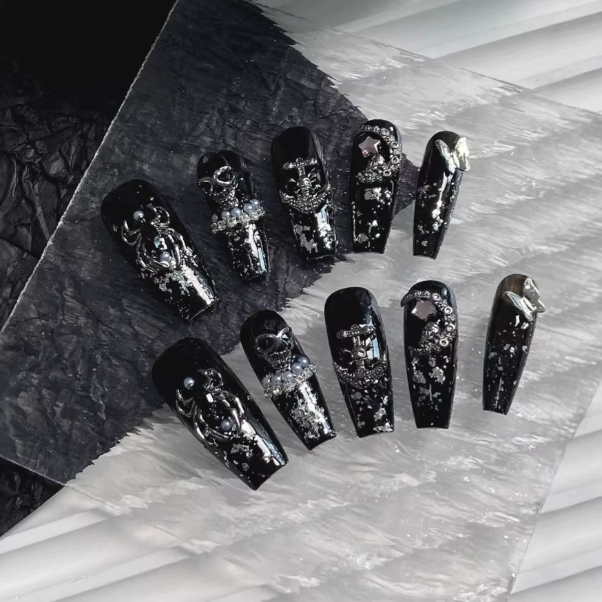 (10 pièces) ton noir lisse associé à des détails gothiques frappants, adapté aux amateurs de style d