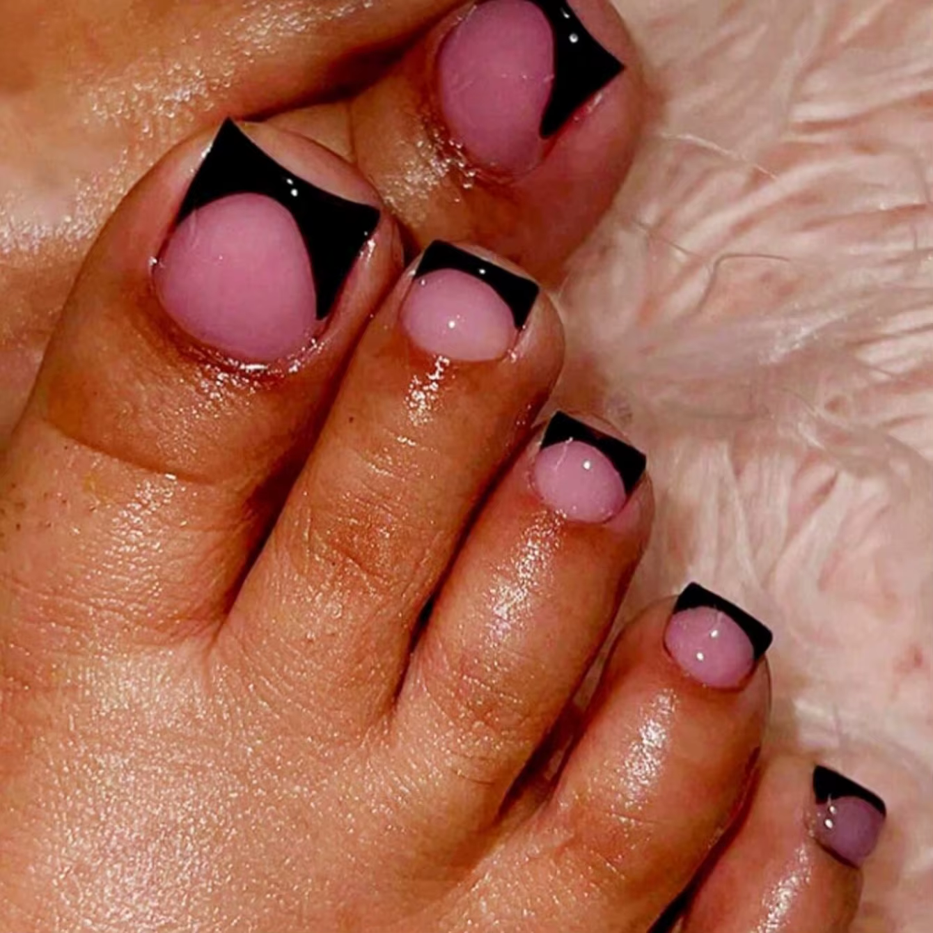 24 pièces d'ongles français noirs à bout pointu, faux ongles carrés, conception d'ongles à faux orte
