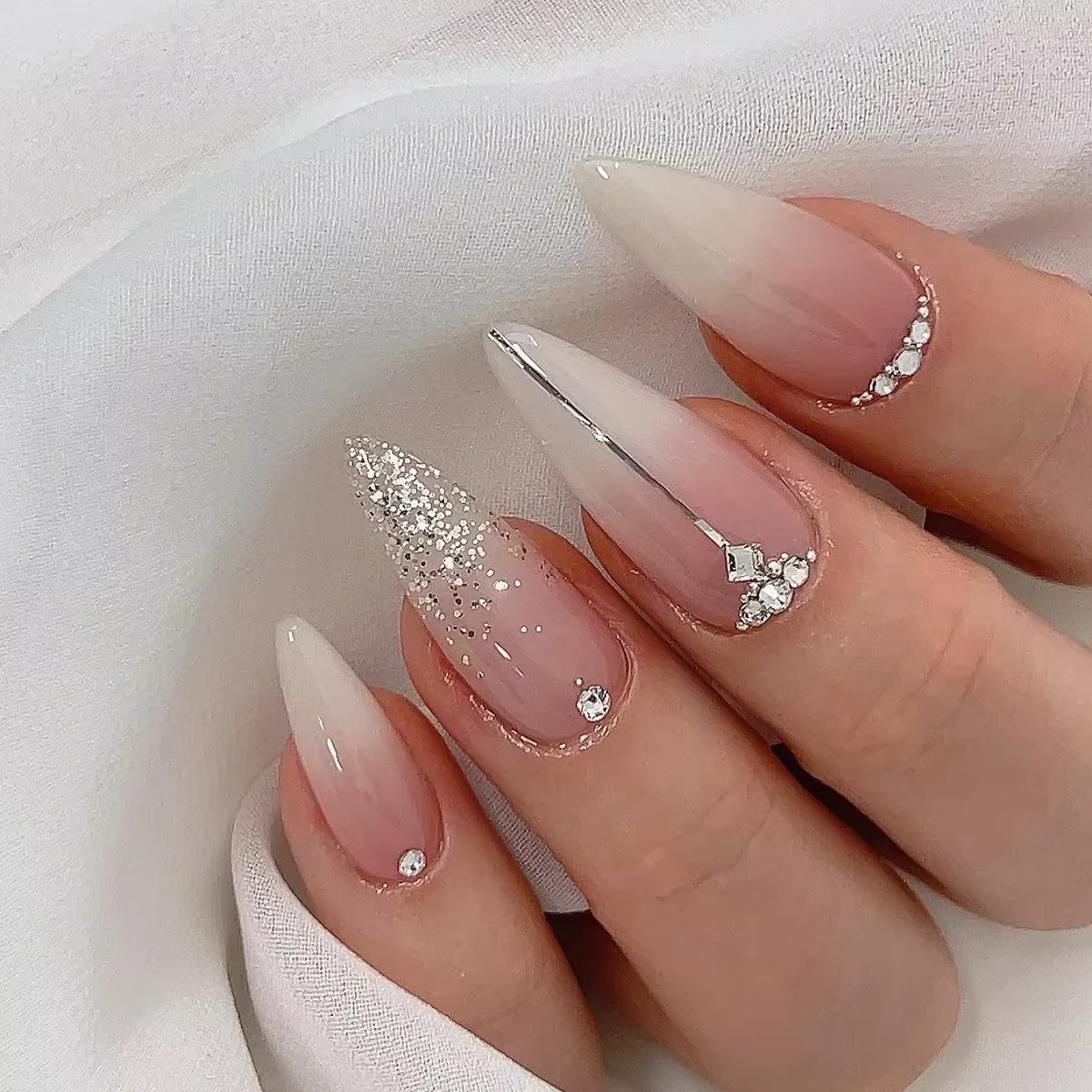 Faux ongles de Ballet en amande mi-longs, 24 pièces, Design œil de chat Simple, à pression, couvertu