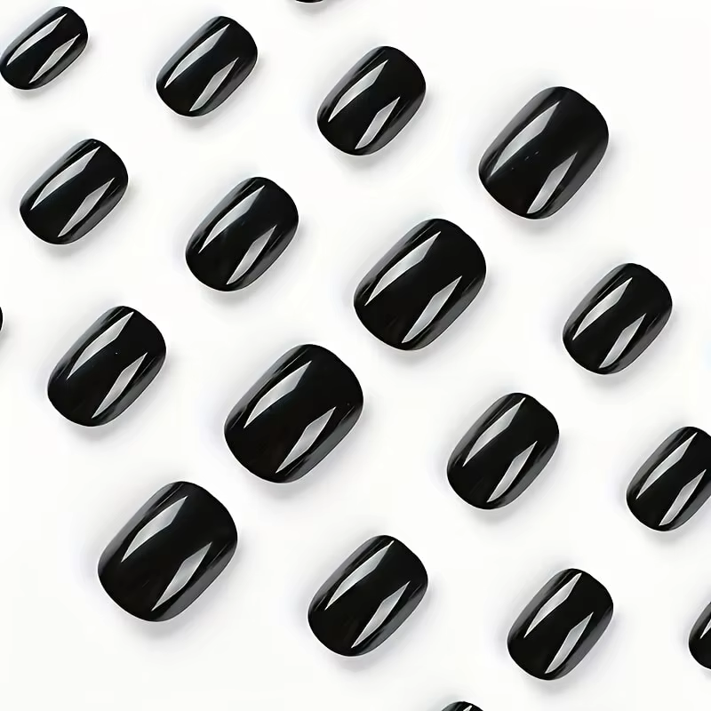 Améliorez instantané votre look avec un ensemble de faux ongles carrés courts noirs à couverture com