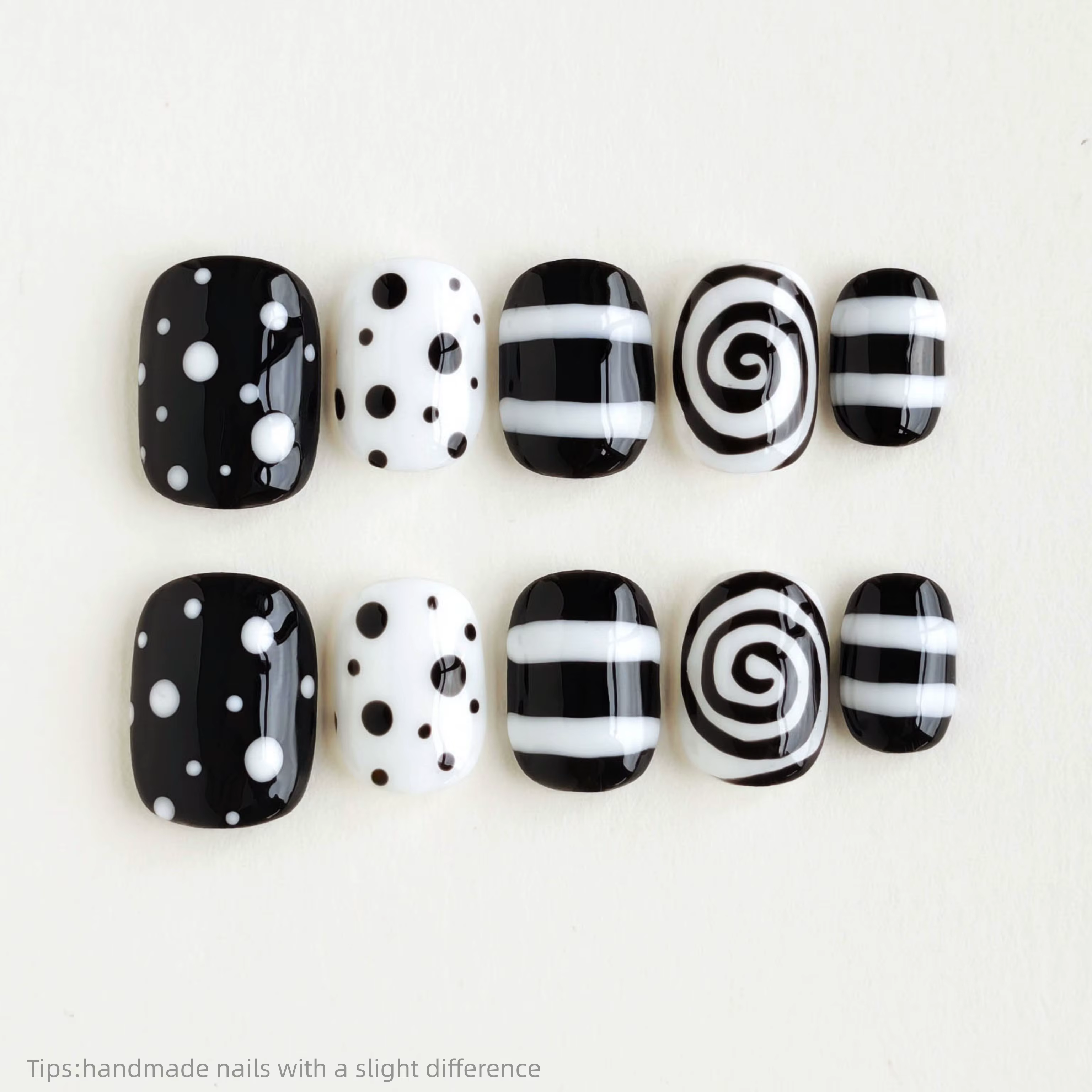 10 faux ongles carrés courts faits à la main, noirs et blancs à pois, style rétro amusant, avec déco