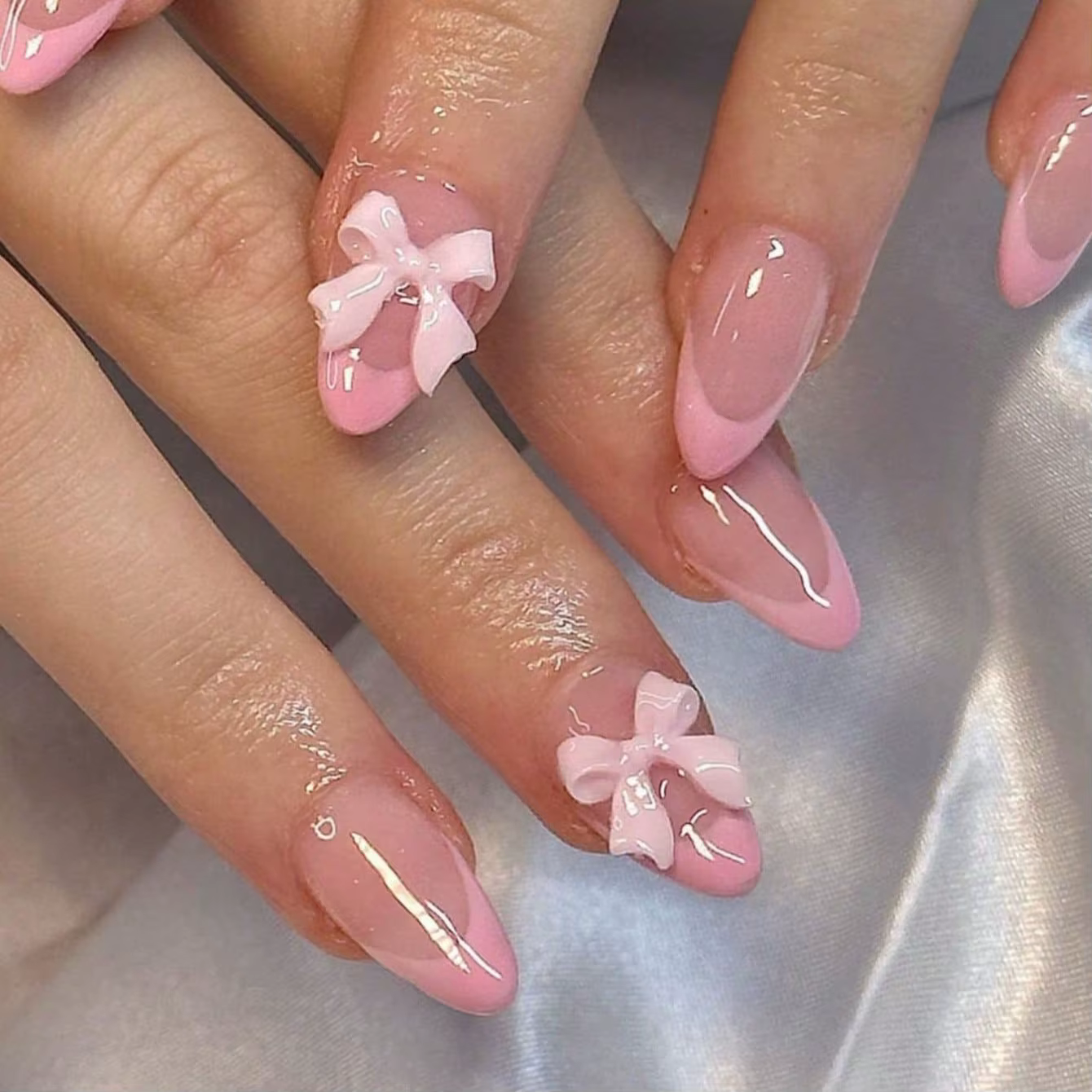 Faux ongles français en amande, rose moyen, à pression, colle brillante 0n, en acrylique, avec nœuds