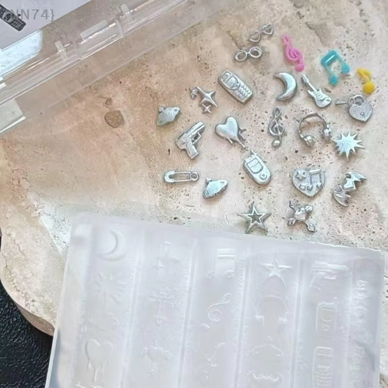 Moule à ongles en silicone 3D transparent – Style musique rétro/punk, modèles de queue de sirène et