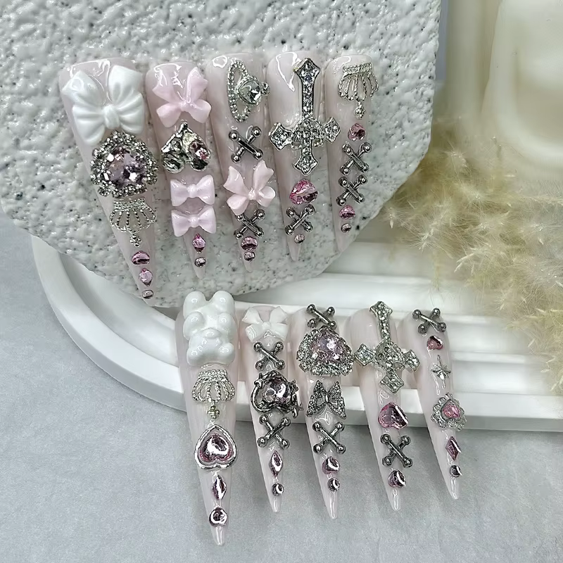 10 pièces Y2K rose Jirai mignon longue presse à la main sur les ongles Shibuya Gyaru arc coeur croix