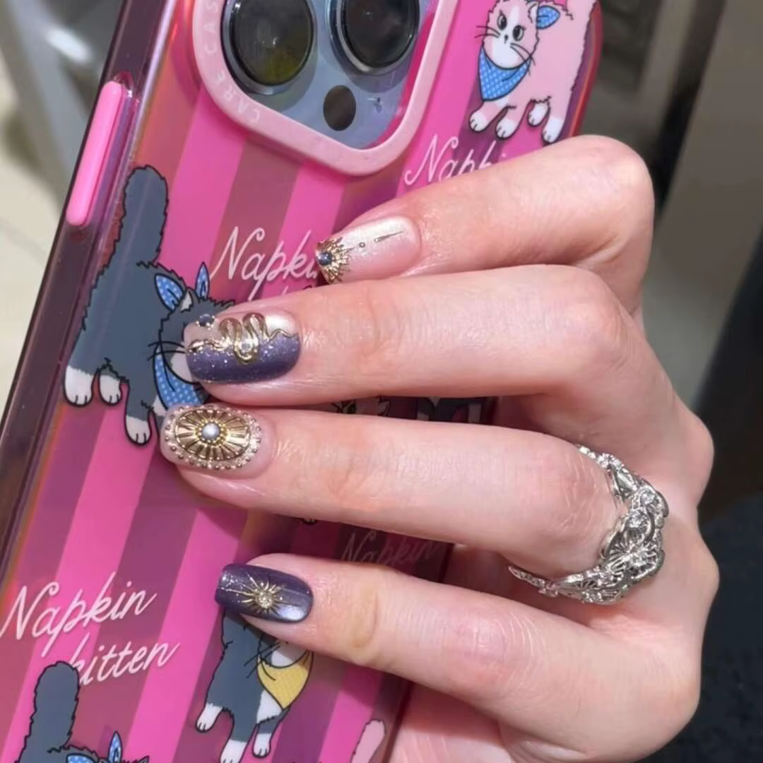 10 pièces presse à la main sur les ongles violet clignotant miroir magique avec diamants couverture