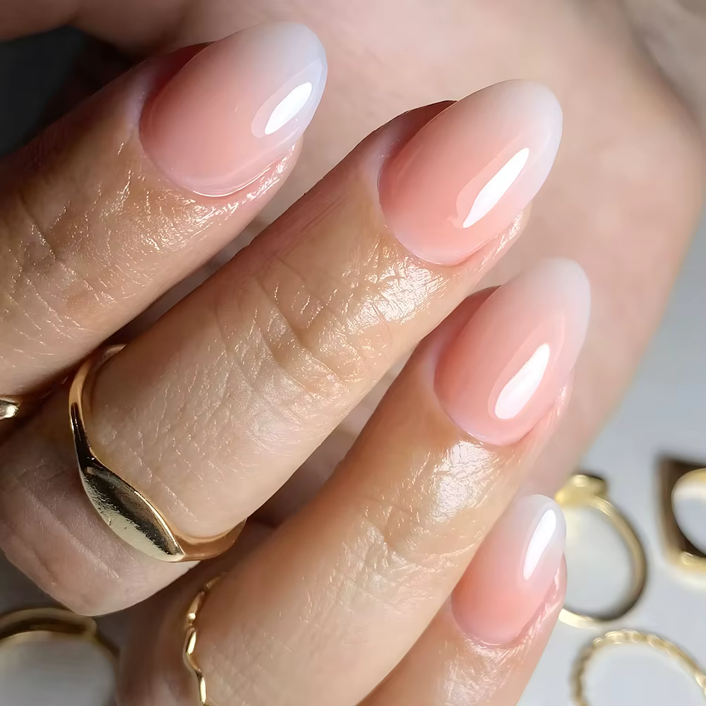 24 pièces tête ovale courte Blush rose presse sur les ongles avec des designs simples ongles en aman