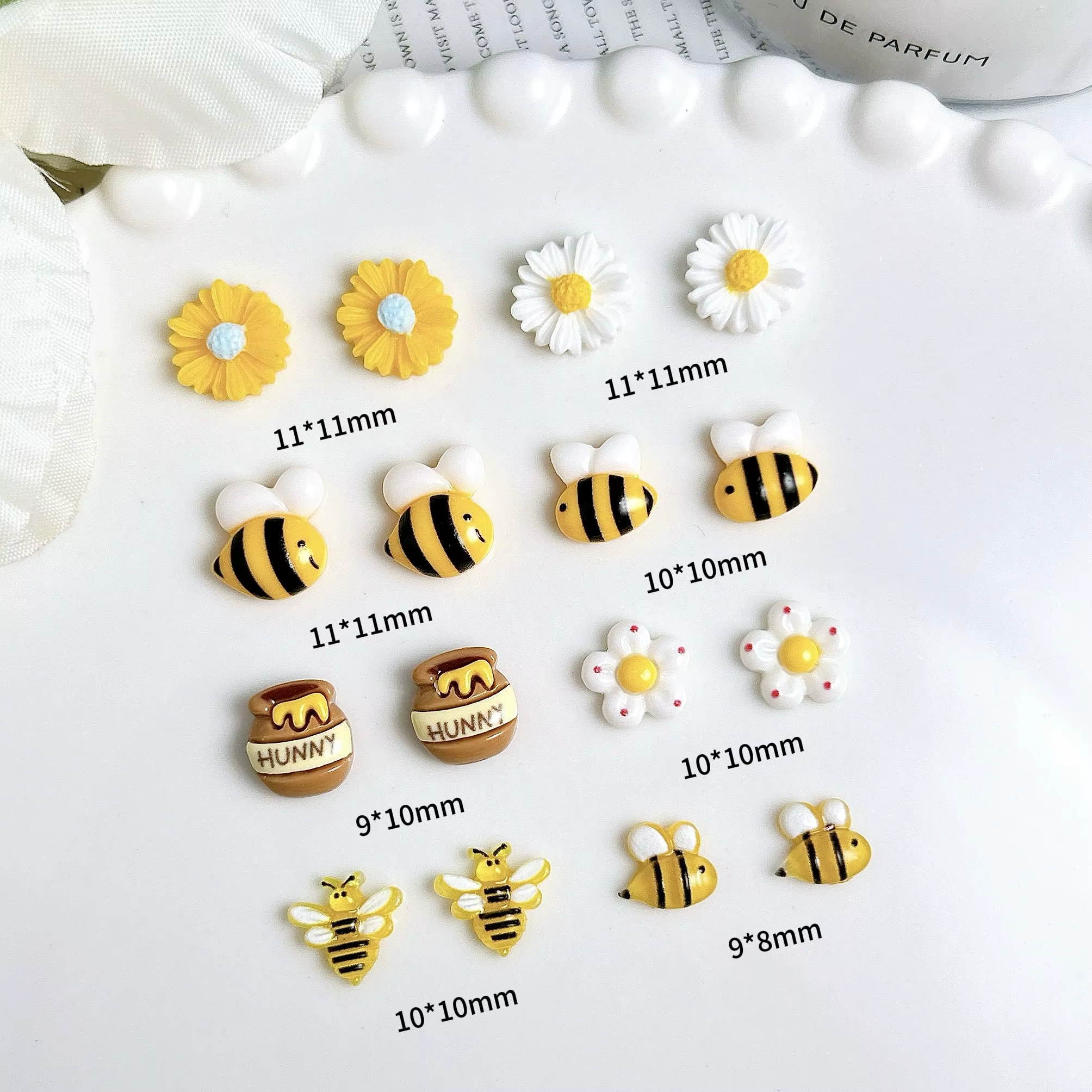 30 pièces 3D dessin animé mignon jaune abeille Nail Art breloques créatif potelé miel peut tournesol