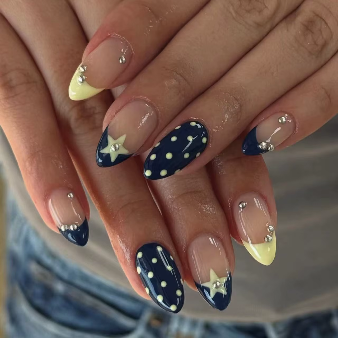 Faux ongles français jaunes à pression bleue et amande, 24 pièces, étoile à cinq branches/à pois imp