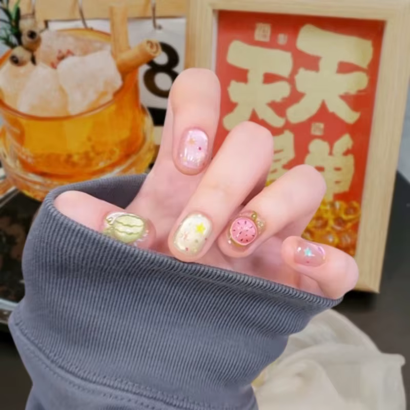 10 pièces presse à la main sur les ongles court carré pastèque étoile-lune couverture complète ongle
