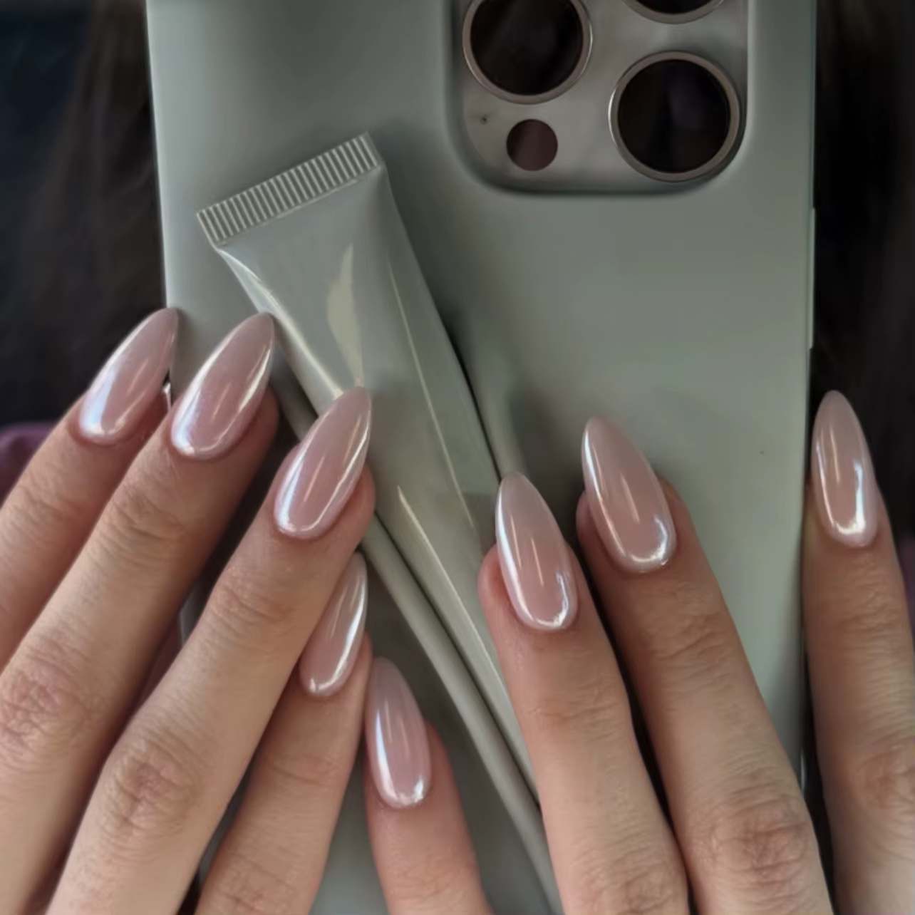 24 pièces tête ovale courte Blush rose presse sur les ongles avec des designs simples ongles en aman