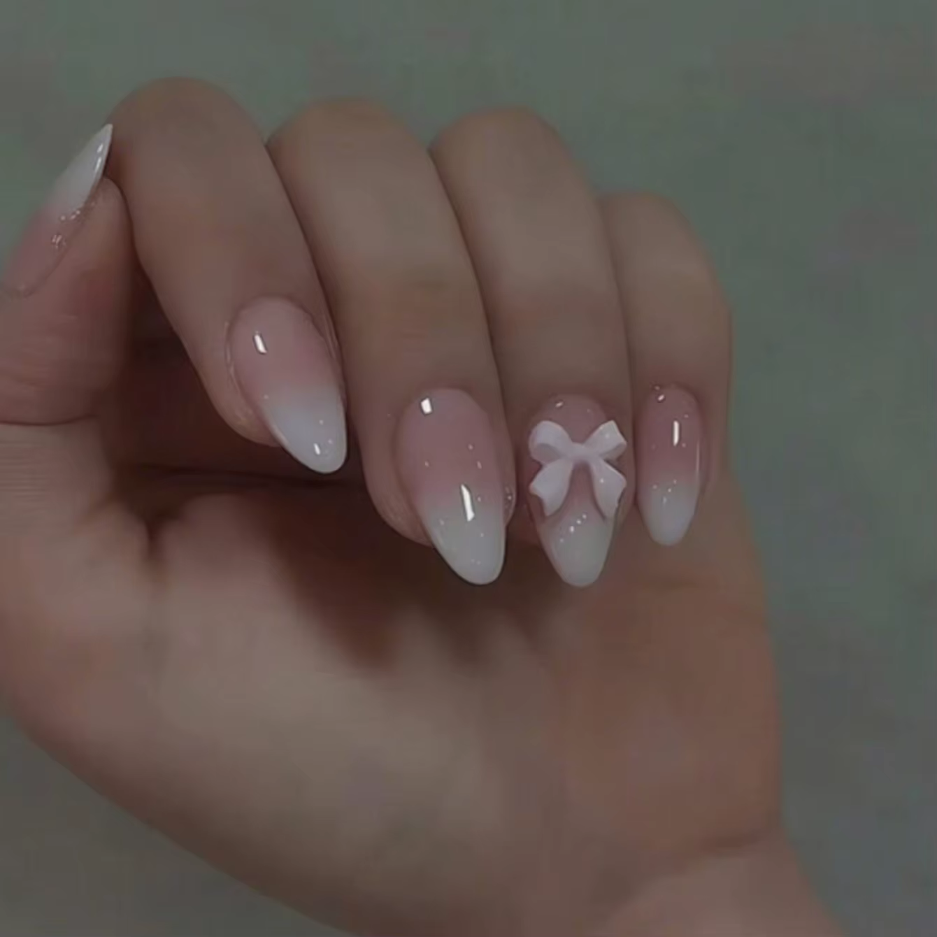 Faux ongles en acrylique à pression d'amande moyenne, 24 pièces, avec nœud rose, adaptés à l'art des