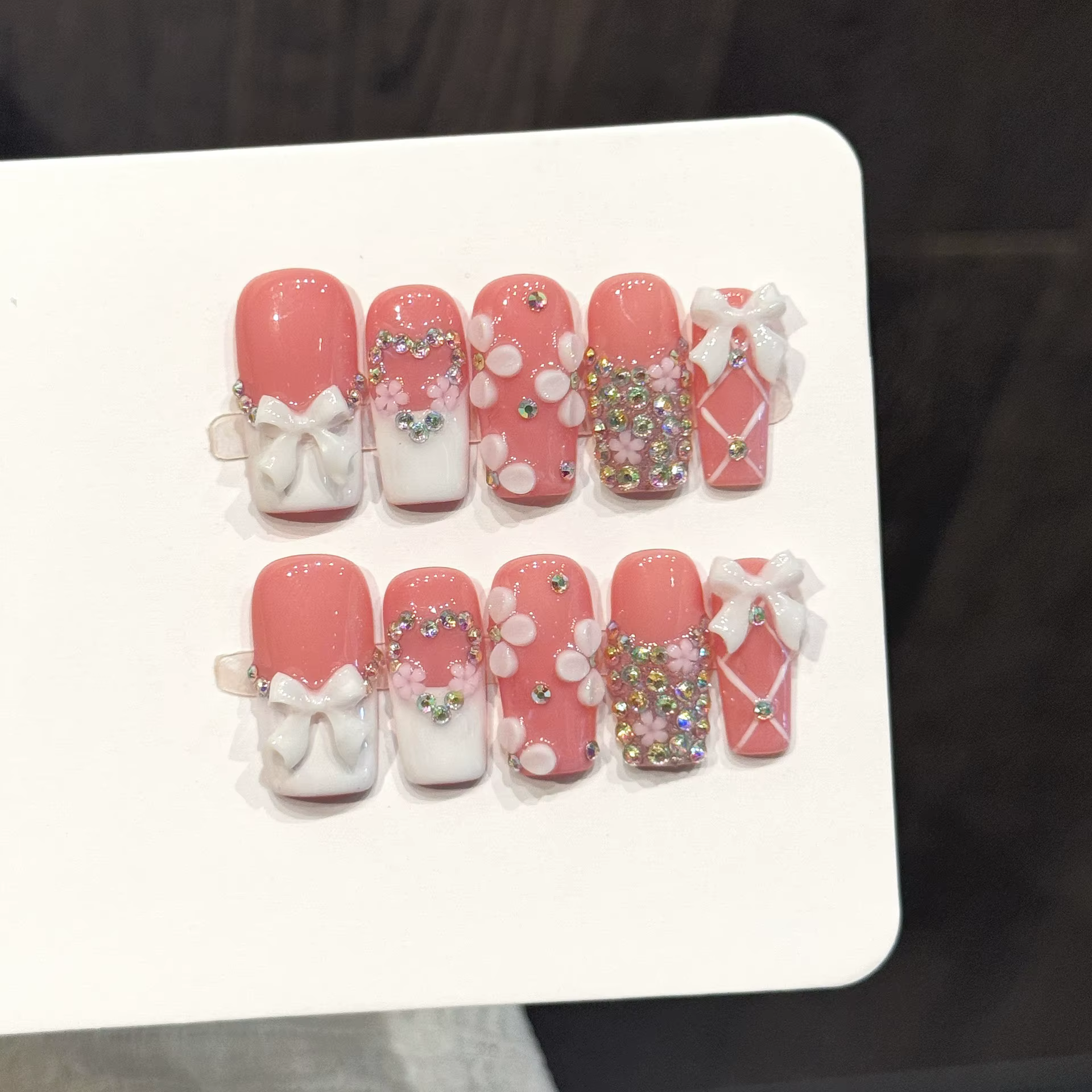 10 faux ongles carrés longs faits à la main, style luxueux et doux, adaptés aux festivals, aux fêtes