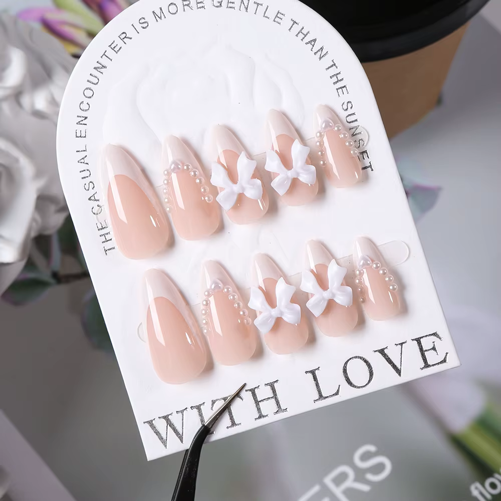 24 pièces (+ outils) perle arc nu rose presse sur ongles blanc français bout des doigts amande couve