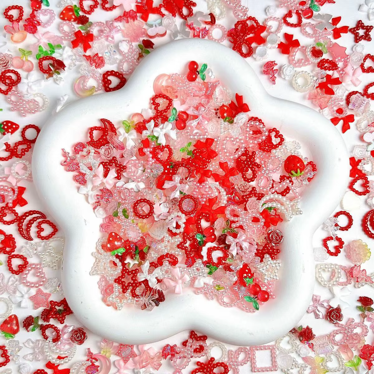 Breloques pour ongles, mélange aléatoire, série rouge et blanc, résine 3D, ajouré, cœur, nœud, frais