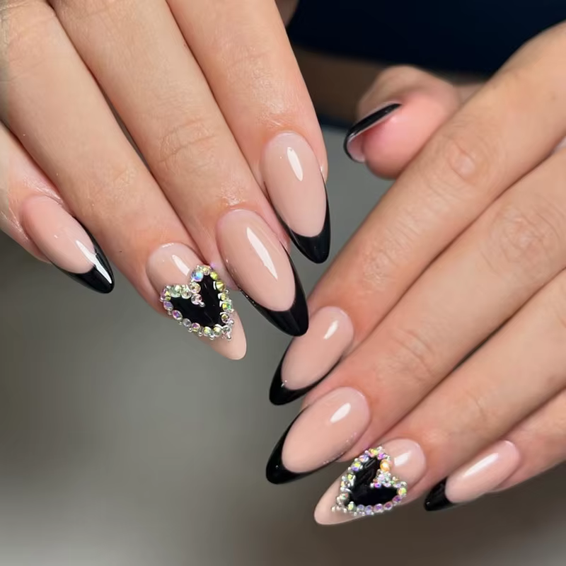 Conseils français noirs presse sur les ongles 3D blanc nœud papillon alliage étoiles modèles faux on