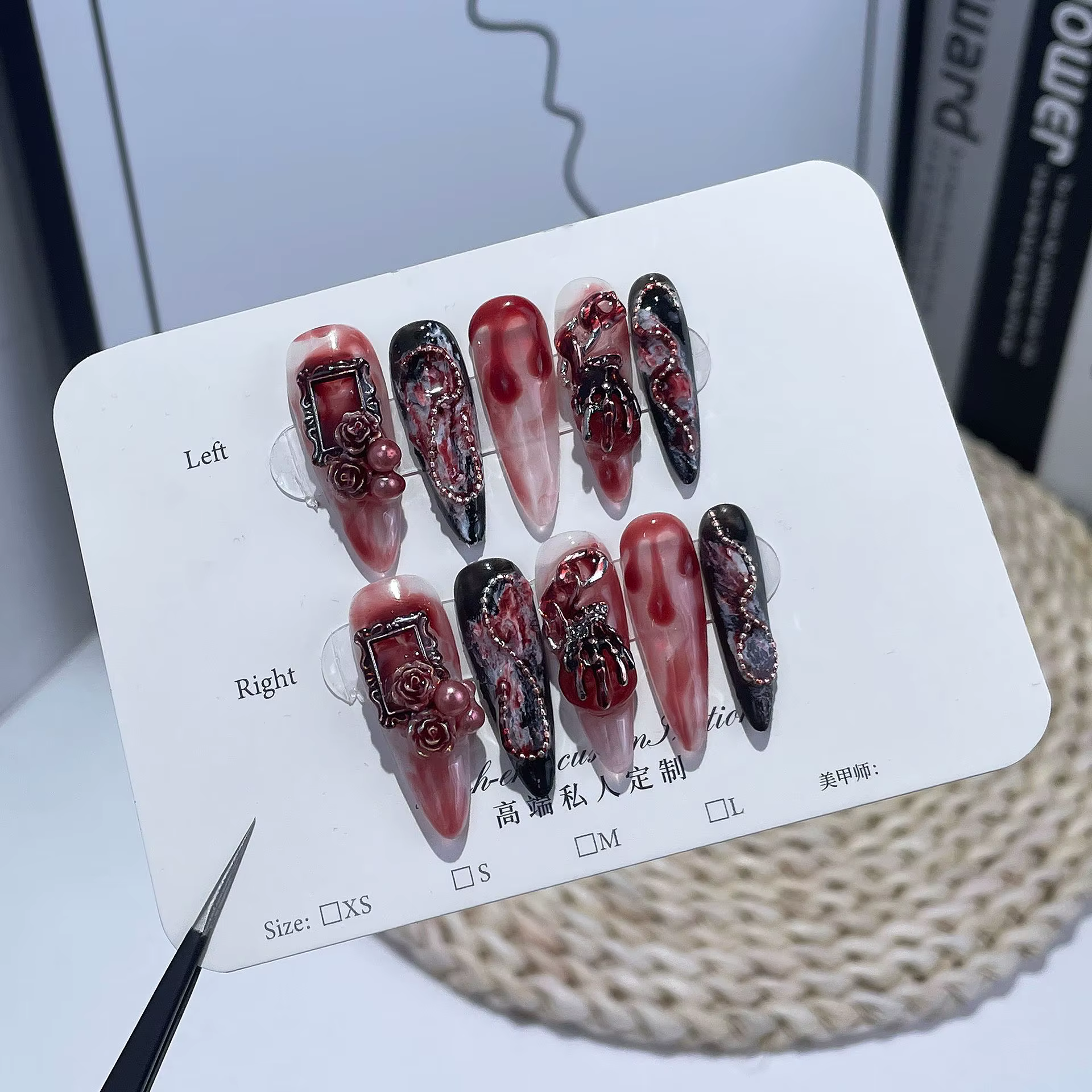 Presse gothique mystérieuse sur les ongles rouge foncé noir avec décor 3D complexe pour les événemen