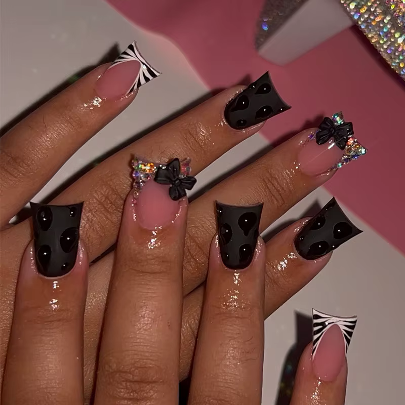 24 pièces Ins Spice Girl presse sur les ongles scintillant diamant arc décor y2k faux ongles portabl