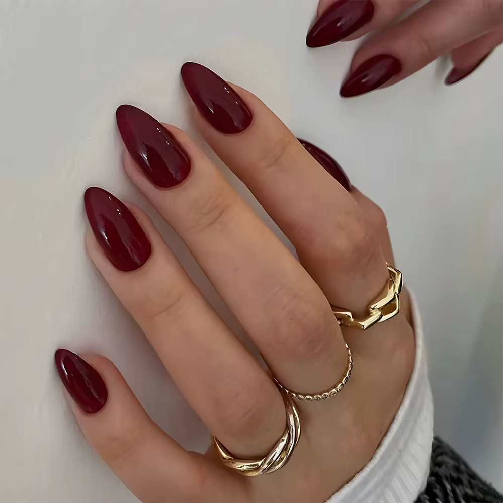 24 faux ongles courts français simples et solides avec 1 gel adhésif et 1 lime à ongles