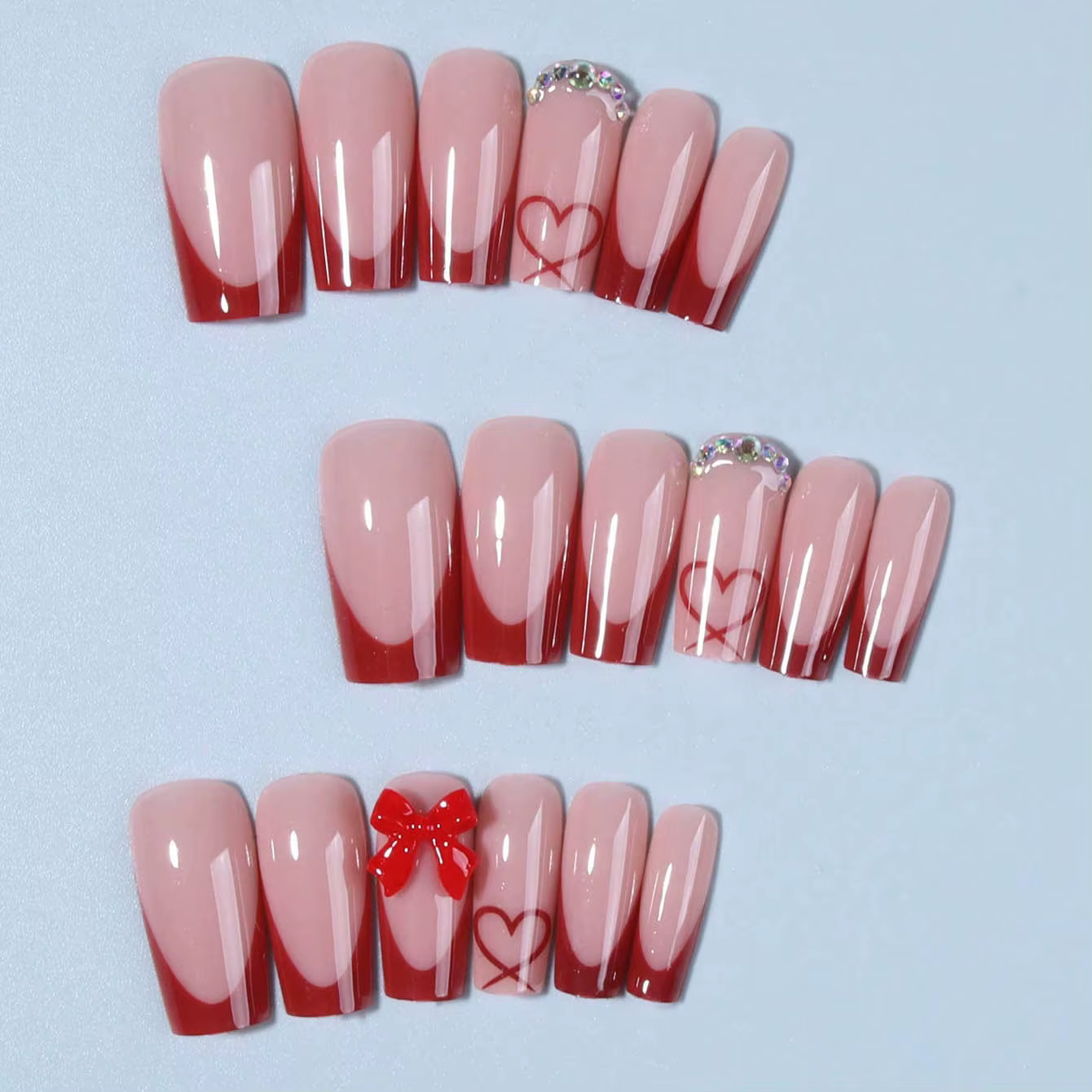 Faux ongles cercueil moyens avec pendentif à nœud 3d, 96 pièces, ongles acryliques en forme de cœur,