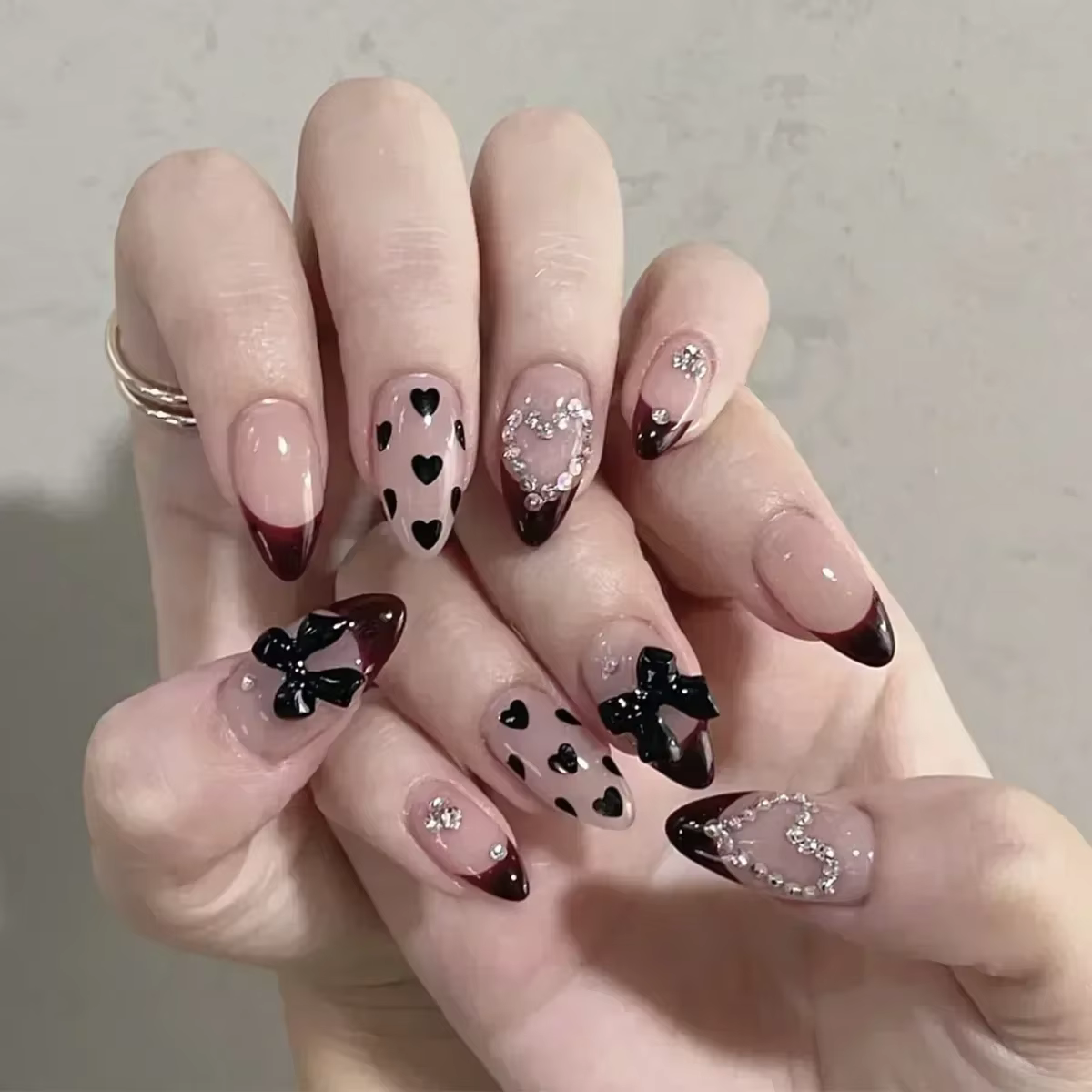 24 pièces français amande presse sur ongles imprimé léopard faux ongles 3D arc portable ongles à col