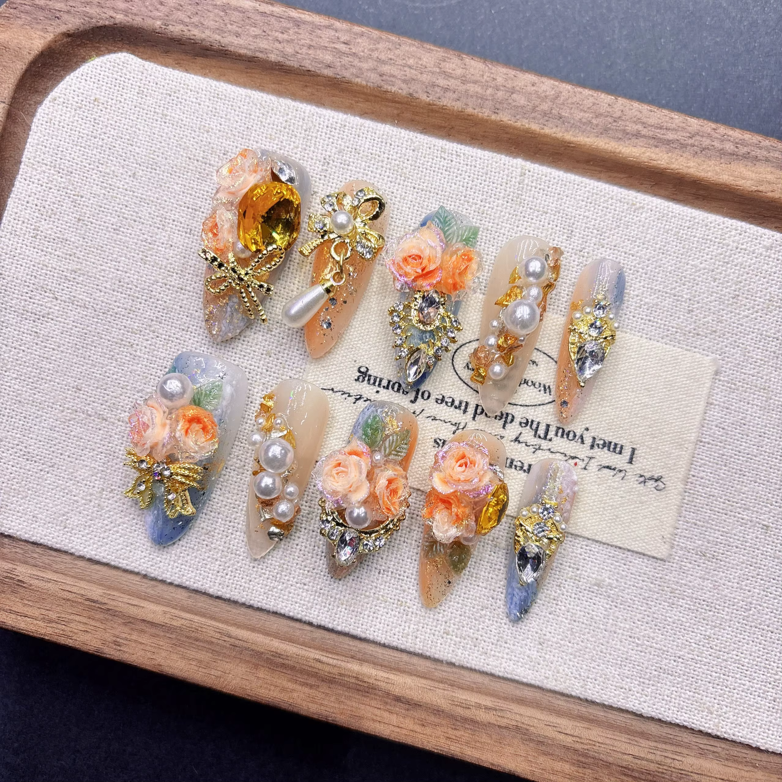 Presse de luxe sur les ongles, Style romantique français, avec pierres précieuses en alliage, perles