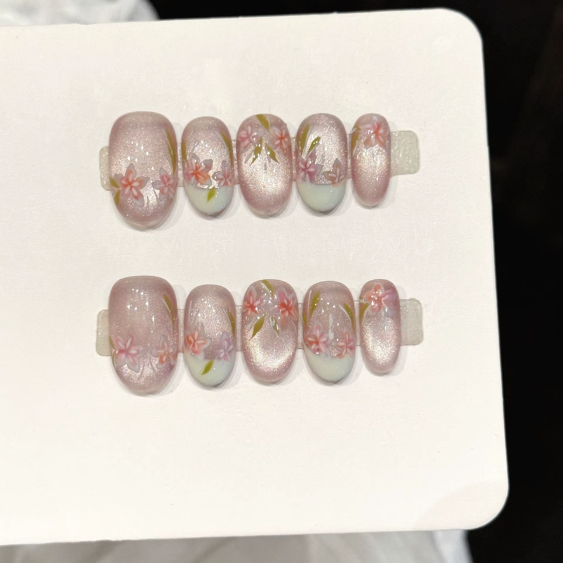 10 faux ongles ovales faits à la main, effet illusion de cerisier, nail art fait main, ambiance fraî