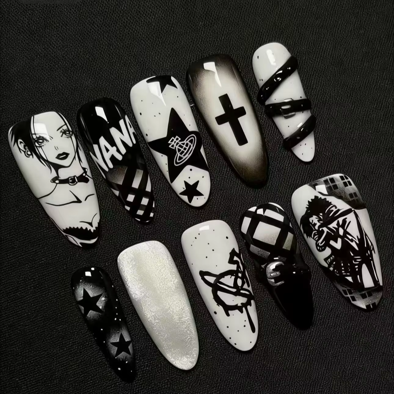 Ongles NANA de style punk, esthétique sombre, faux ongles longs en forme d'amande, uniques, cool, in
