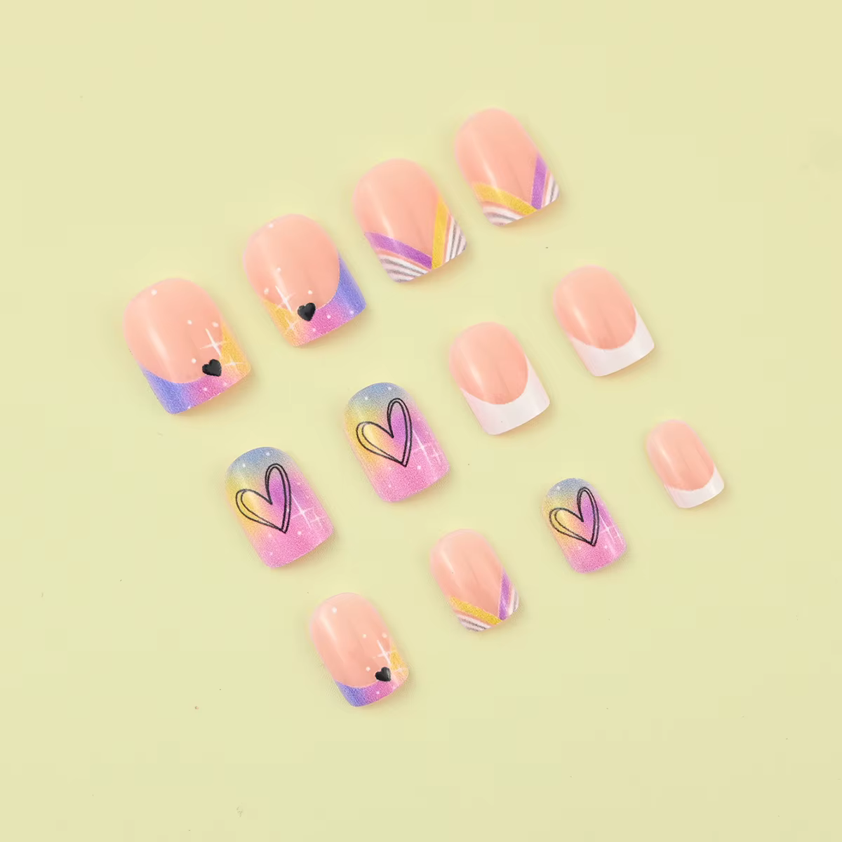 24 morceaux de faux ongles carrés courts, avec un cœur dégradé teint en halo et un design français c