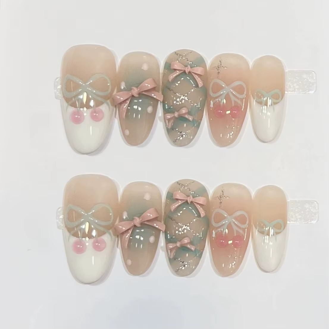 Faux ongles faits à la main, couverture complète, œil de chat doré, pointes à paillettes, tête ovale