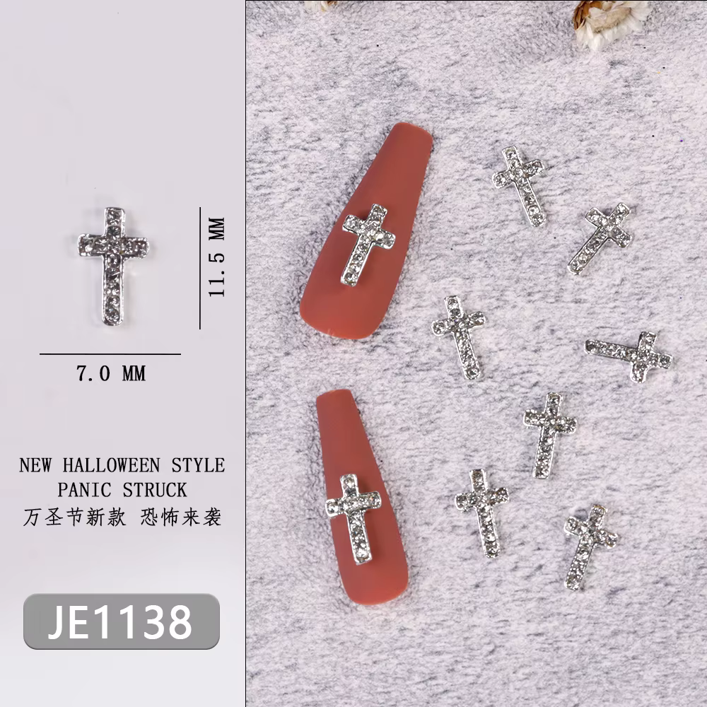 Breloques pour ongles en forme de croix Punk à paillettes complètes, 7x11.5cm, croix en métal argent