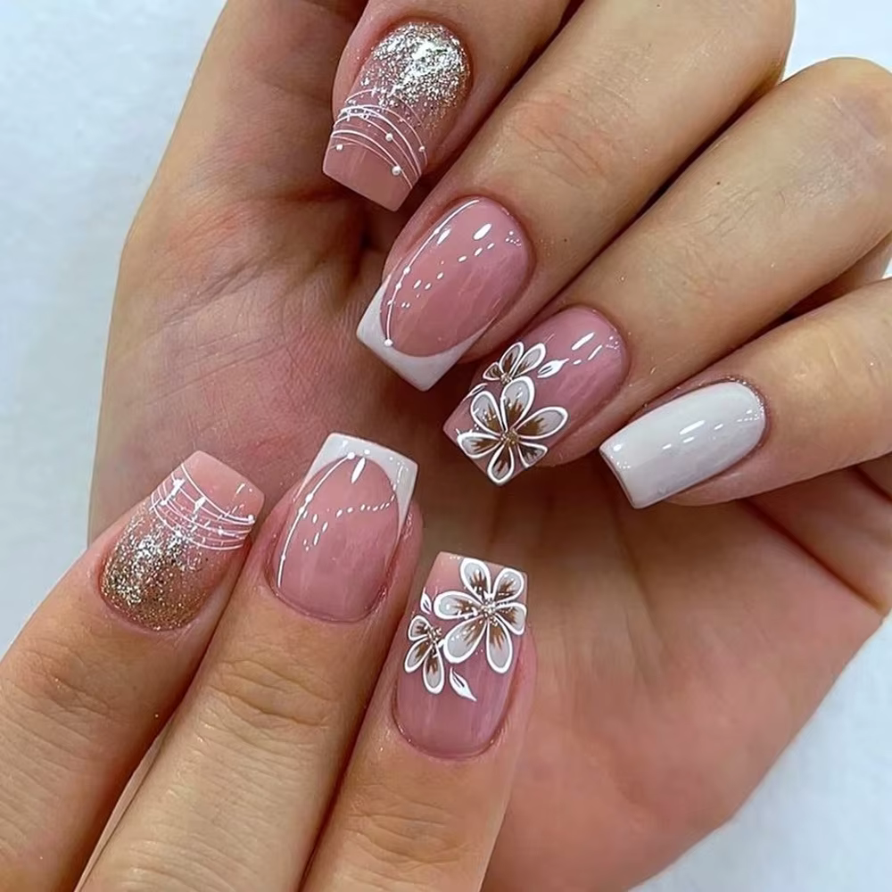 Faux ongles français dégradés, doux et frais, avec fleurs violettes, Design court et carré, à pressi