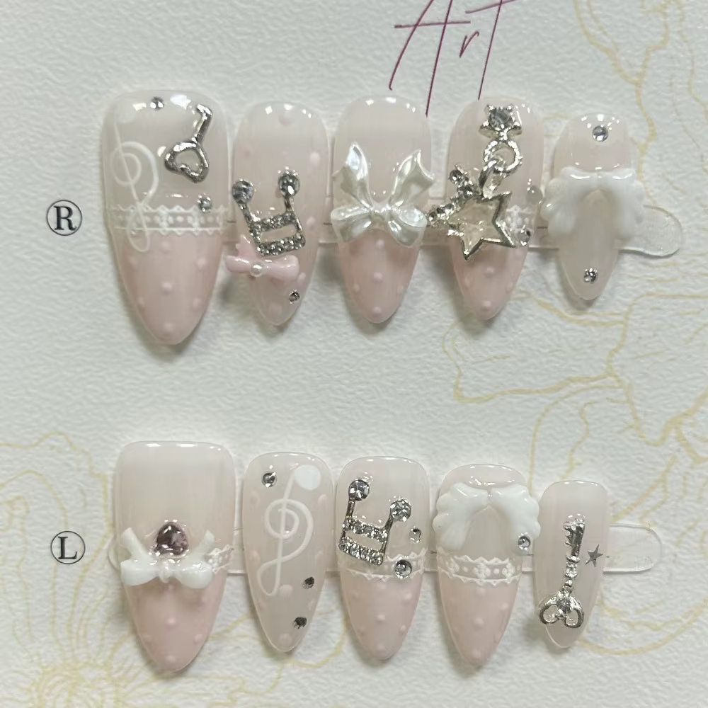 Notes musicales Vintage rose mignon dentelle à pois français amande presse sur les ongles à la main