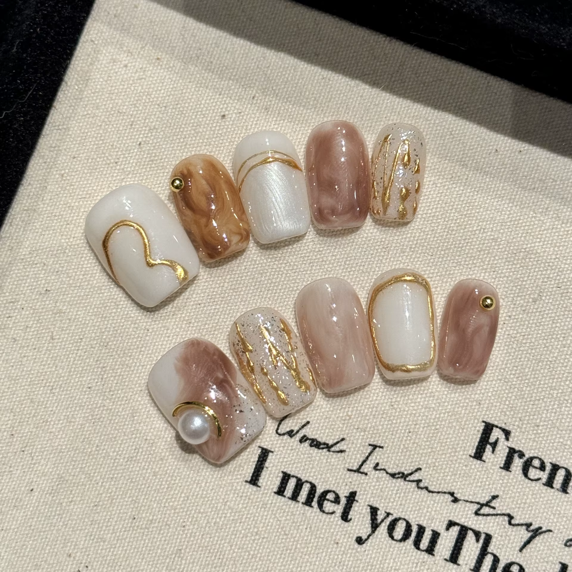Presse à la main sur les ongles paillettes blanc perle décor faux ongles couverture complète portabl