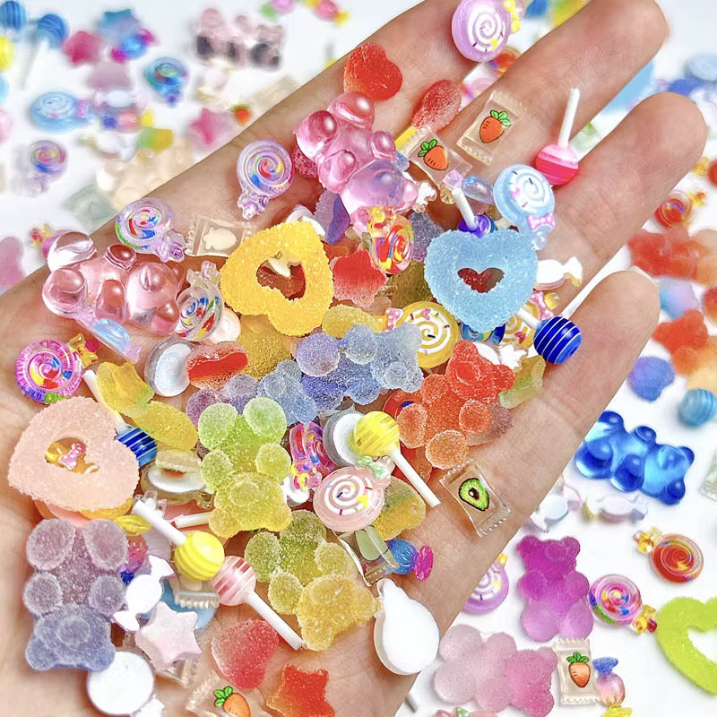 Bonbons colorés série mixte Nail Art breloques peints sucettes Fudge coeurs bêtes décorations d'ongl