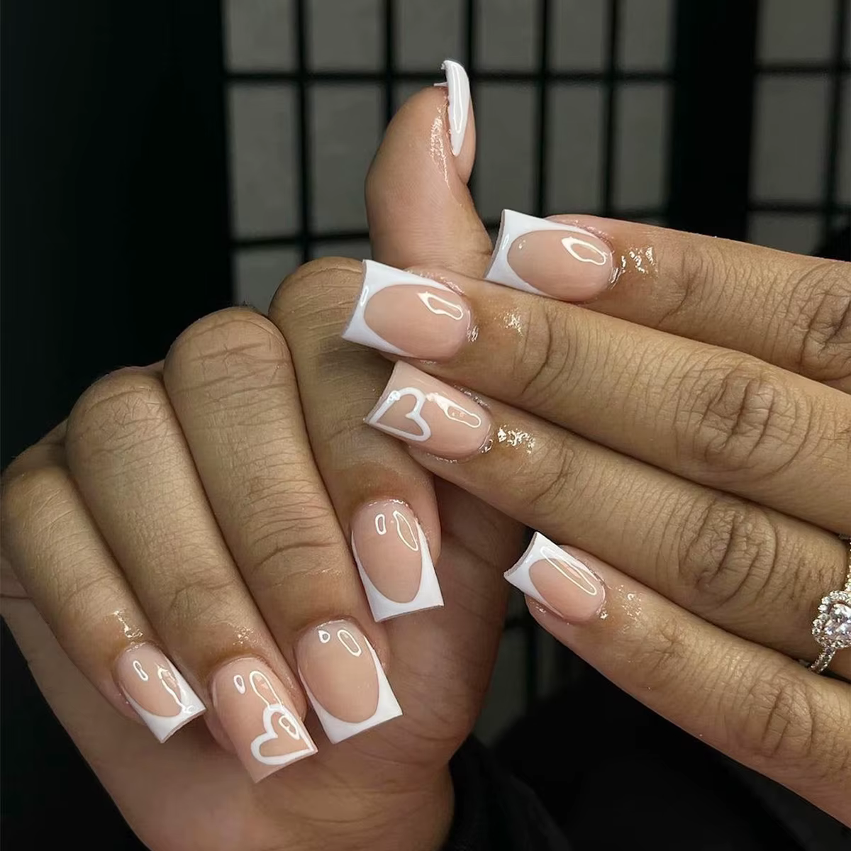 24 pièces carré moyen minimaliste coeur blanc imperméable faux ongles frottant bande et gelée colle