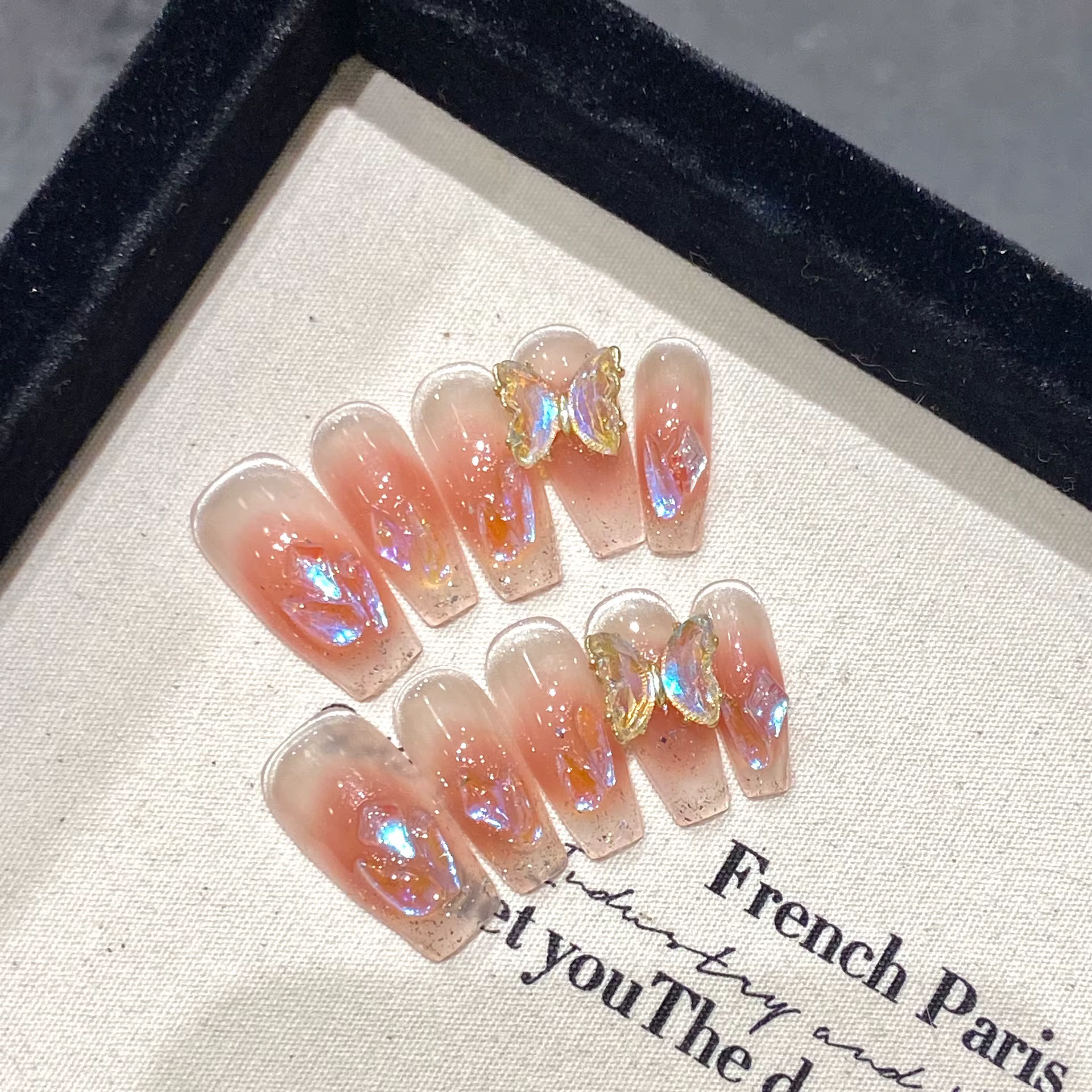 Champagne français presse sur ongles mi-long dégradé rose oeil de chat fait à la main faux ongles br