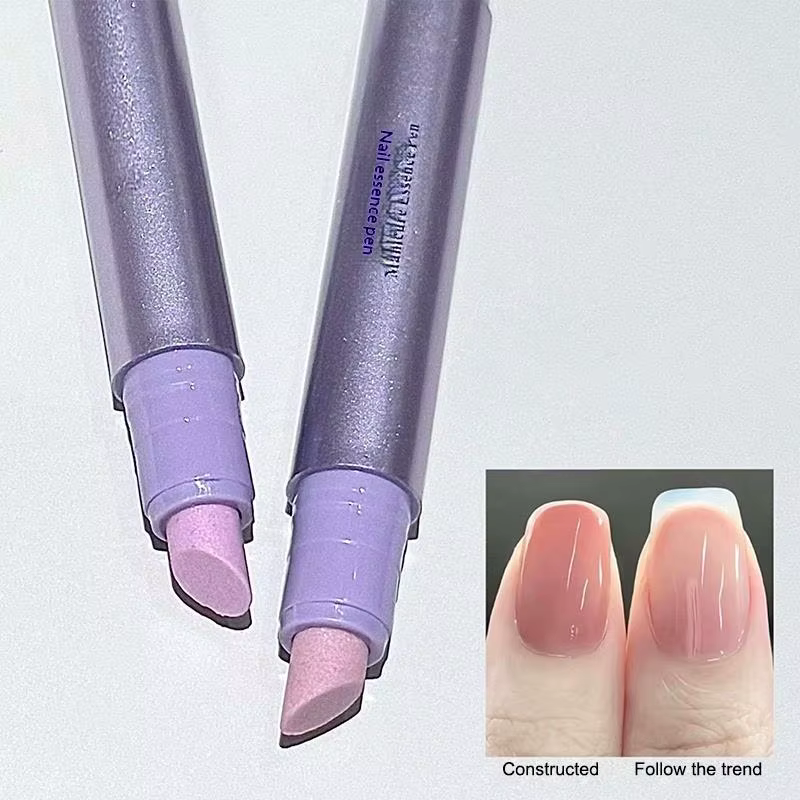 Optimisez votre routine de soin des ongles avec le stylo à huile pour cuticules 3-en-1 pour des fini