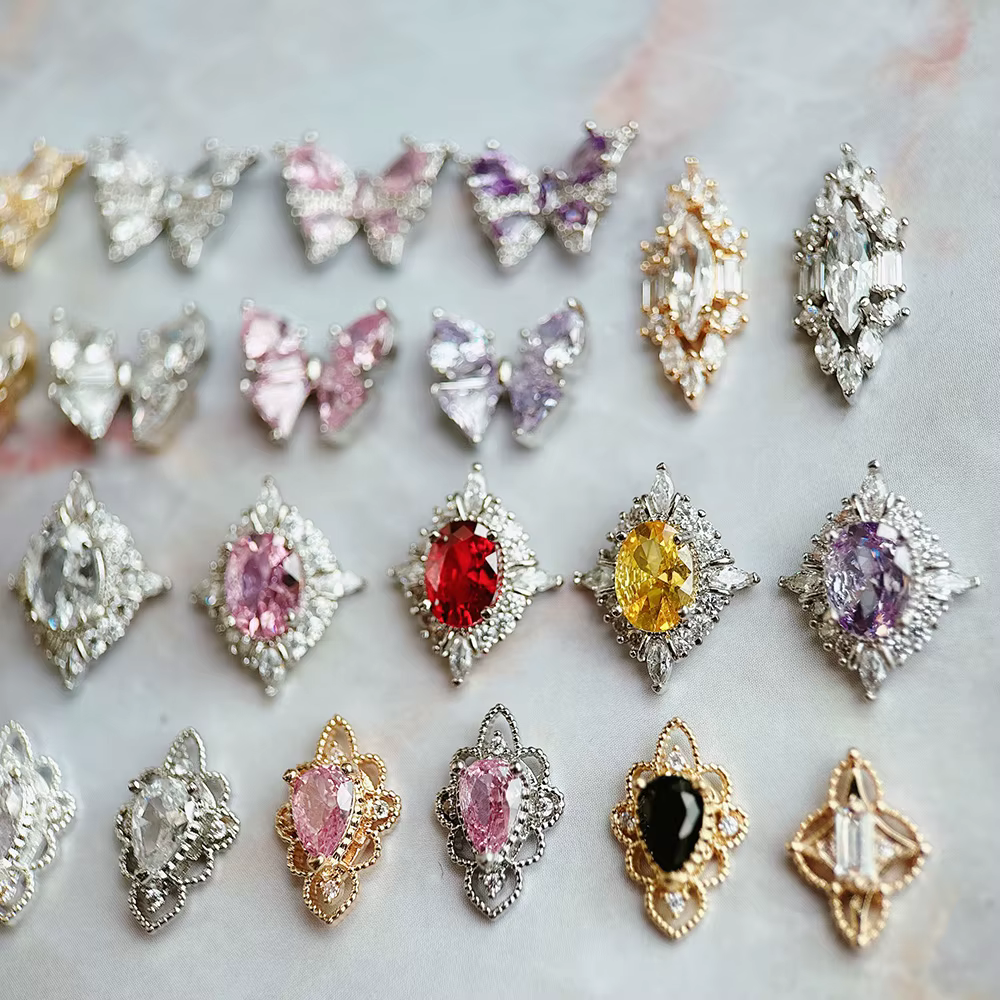 10 pièces/lot palais rétro dentelle papillon fleur Zircon alliage Nail Art cristal manucure ongles a