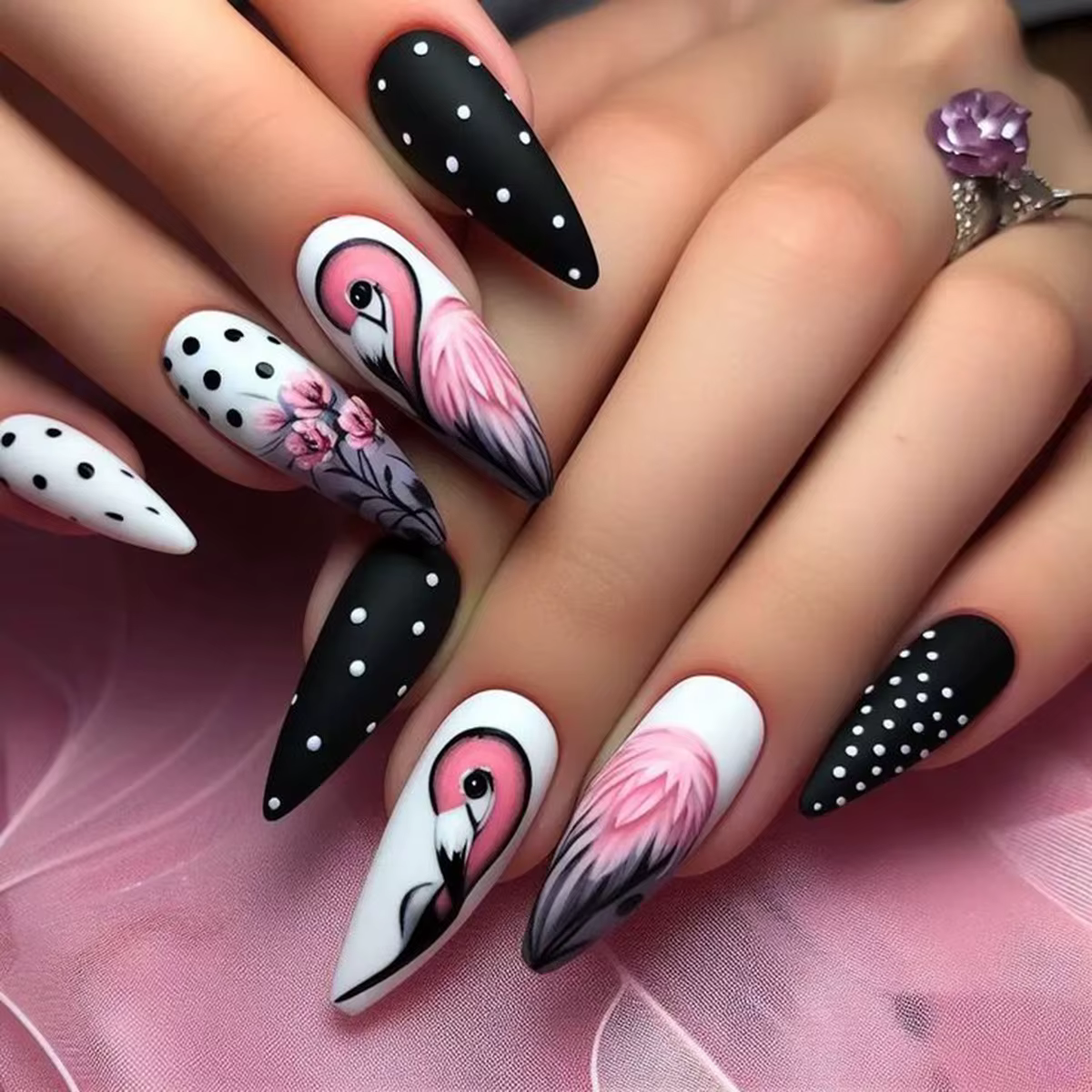 Faux ongles carrés mi-longs pour femmes et filles, jolies fleurs en forme de cœur, plumes et papillo