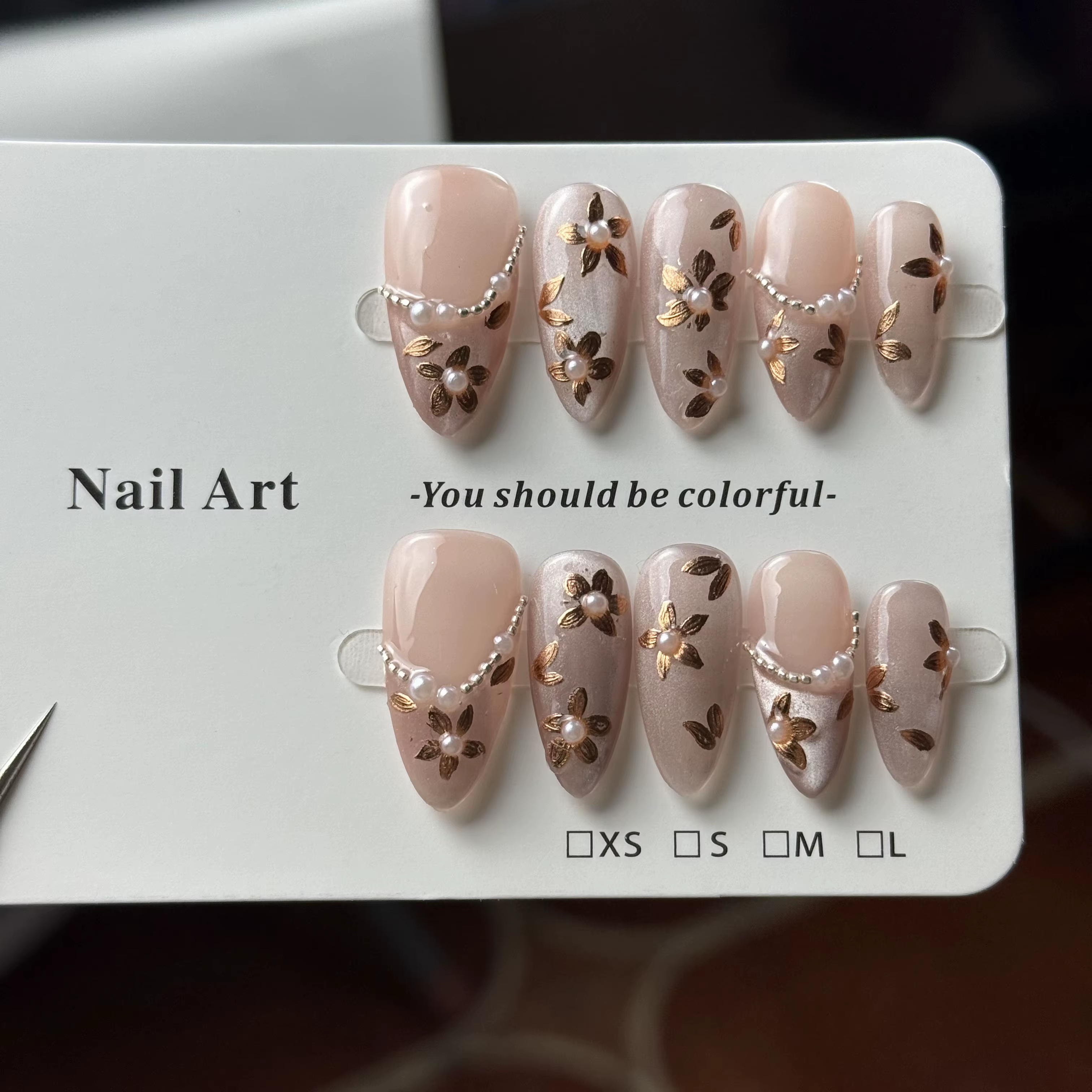10 pièces haut de gamme élégantes et raffinées, avec une profusion de fleurs, faux ongles yeux de ch