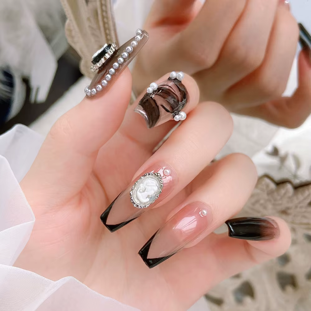 10 pièces rétro Baroque Gril Nail Art charme 3D gaufrage noir blanc fille tête décoration d'ongle or