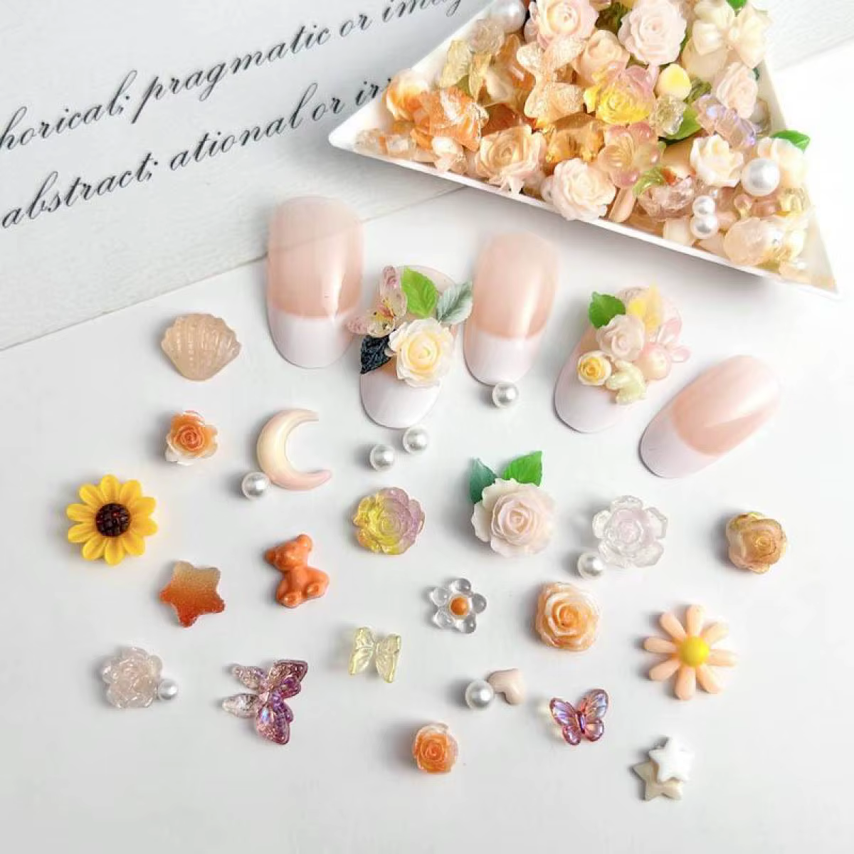Breloques pour ongles, série Orange mixte aléatoire, fleur, papillon, résine 3D, tournesol, ours, nœ