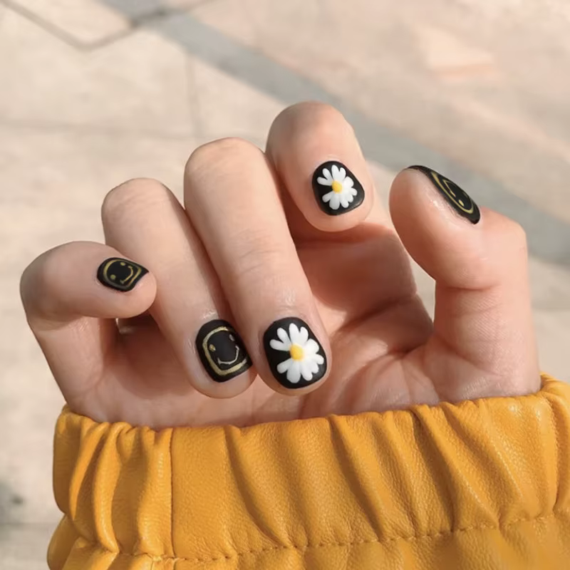 24 ps/lot portant des faux ongles Art tournesol fleur blanchissant à la mode faux ongles conseils fi