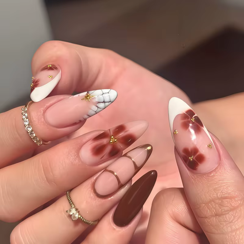 24 faux ongles longs et brillants, motif gaufré marron café, style French manucure nude et blanc, ac