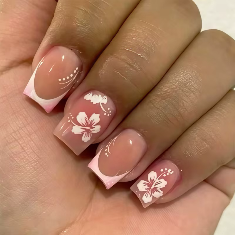 Indispensable pour les passionnés de mode : 24 pièces de faux ongles courts de style français, très 
